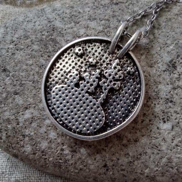 Turquoise Sand Tree necklace - Picture 5 of 5